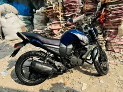 Yamaha FZs